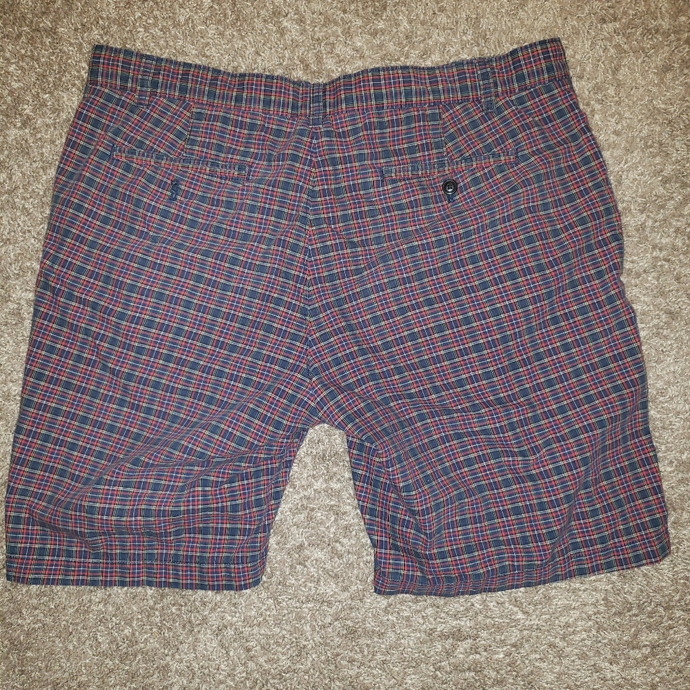 Shorts - Picture 2 of 3